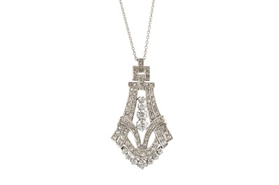 Lot 600 - ART DECO DIAMOND PENDANT