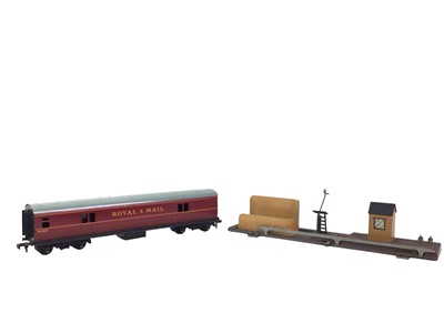 Lot 189 - HORNBY DUBLO T.P.O. MAIL VAN SET