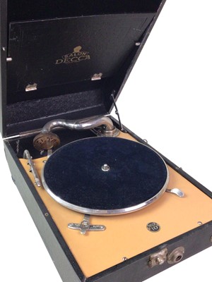 Lot 105 - DECCA SALON PORTABLE GRAMOPHONE