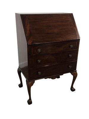 Lot 119 - MAHOGANY WRITING BUREAU