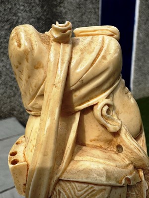 Lot 253 - CHINESE WARRIOR FIGURE