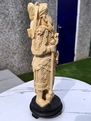 Lot 253 - CHINESE WARRIOR FIGURE