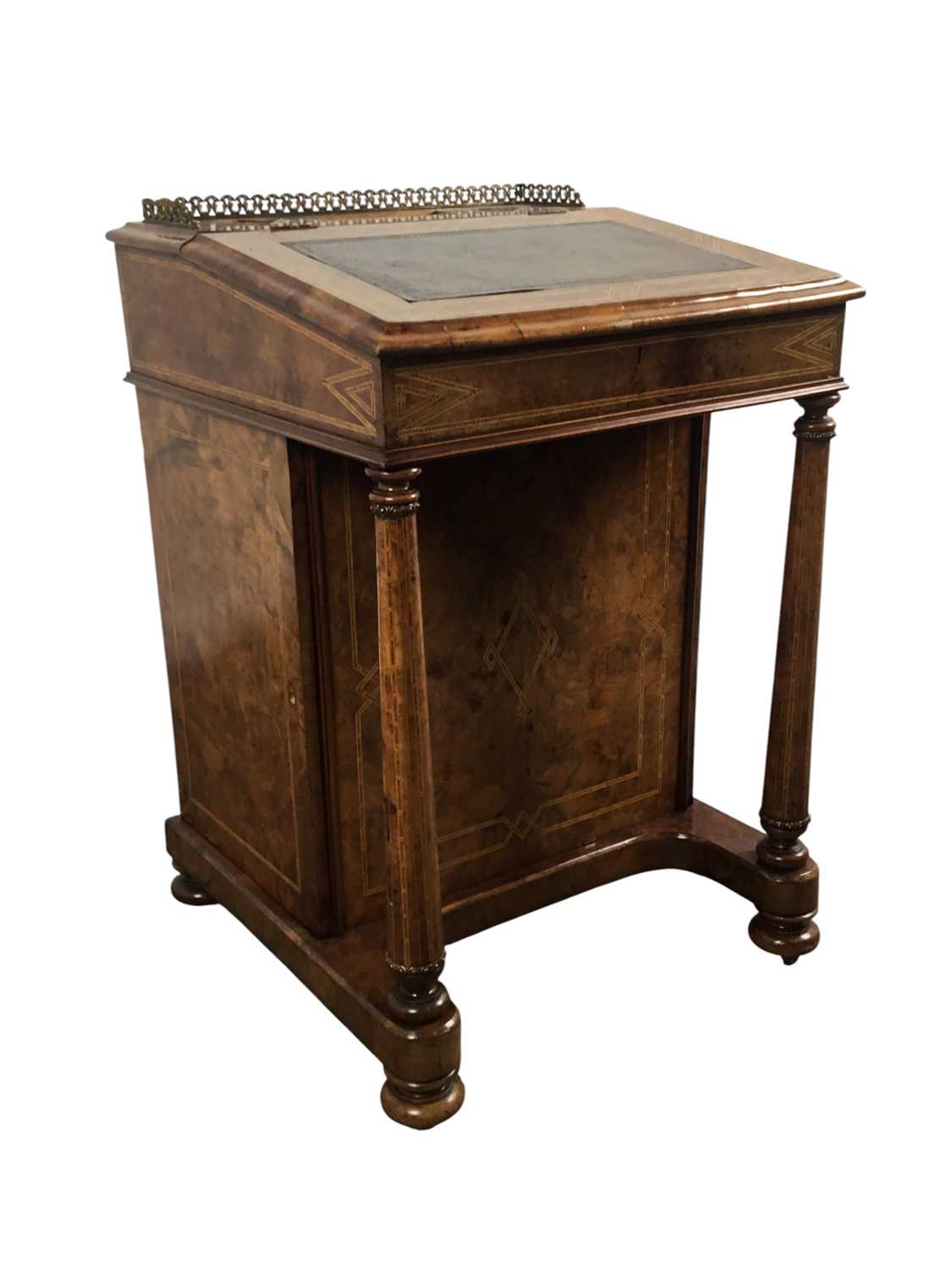 Lot 1314 - VICTORIAN BURR WALNUT DAVENPORT