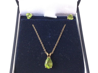 Lot 310 - SMALL COLLECTION OF COSTUME JEWELLERY