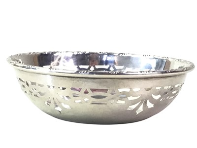 Lot 323 - SILVER BON BON DISH