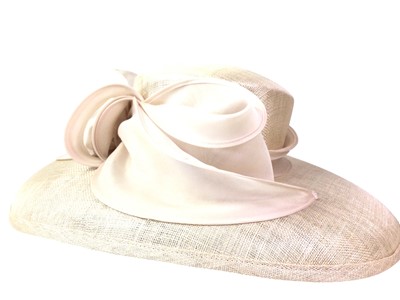 Lot 343 - COLLECTION OF HATS