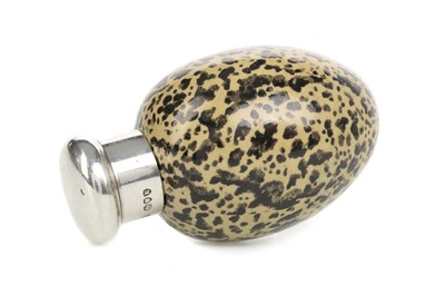 Lot 825 - SILVER MOUNTED 'BIRDS EGG' SCENT BOTTLE