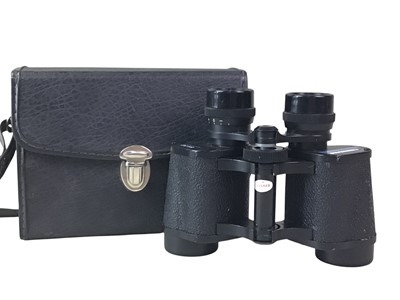 Lot 383 - COLLECTION OF VINTAGE CAMERAS AND BINOCULARS