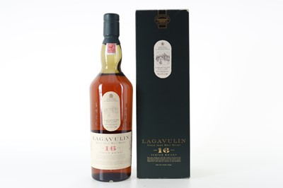 Lot 117 - LAGAVULIN 16 YEAR OLD WHITE HORSE