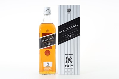 Lot 318 - JOHNNIE WALKER 12 YEAR OLD BLACK LABEL NEW YORK YANKEES 2017 75CL