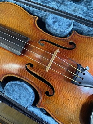 Lot 1041 - FRENCH VIOLIN