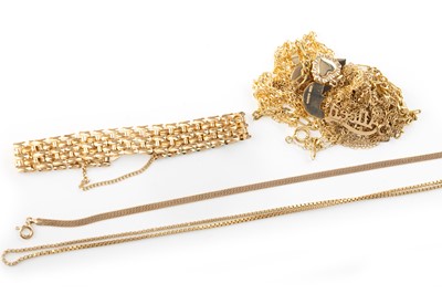 Lot 612 - GROUP OF GOLD CHAINS AND PENDANT