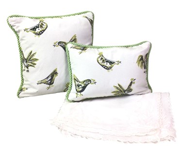Lot 118 - GROUP OF CUSHIONS AND LINEN