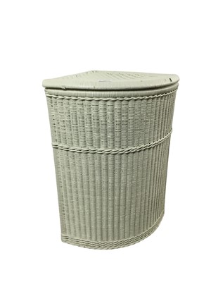 Lot 407 - GROUP OF WICKER ITEMS