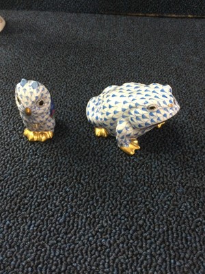 Lot 1324 - HEREND FIGURE OF A SEATED CAT