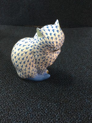 Lot 1324 - HEREND FIGURE OF A SEATED CAT