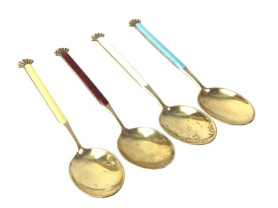 Lot 445 - SET OF FOUR SILVER GILT COFFEE SPOONS