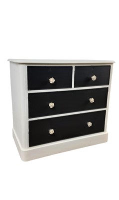 Lot 417 - MODERN CHEST OF DRAWERS