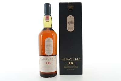 Lot 3 - LAGAVULIN 16 YEAR OLD WHITE HORSE