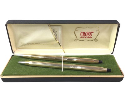 Lot 461 - THREE FOURTEEN-CARAT GOLD ROLLED PENS