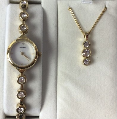 Lot 466 - COLLECTION OF FASHION WATCHES