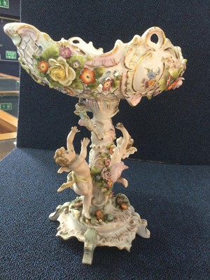 Lot 1340 - SITZENDORF PORCELAIN CENTREPIECE