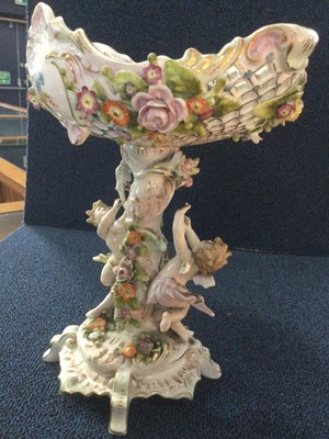 Lot 1340 - SITZENDORF PORCELAIN CENTREPIECE