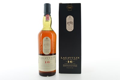 Lot 83 - LAGAVULIN 16 YEAR OLD WHITE HORSE
