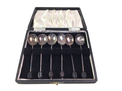 Lot 524 - SET OF SIX BEAN TOP COFFEE SPOONS