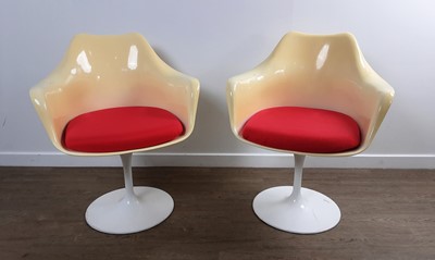 Lot 642 - WHITE OVAL TULIP DINING TABLE