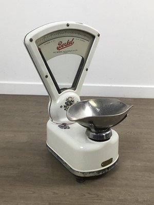 Lot 573 - VINTAGE BERKEL SHOP SCALES