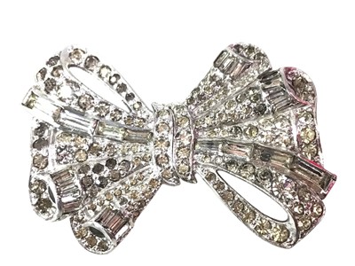 Lot 132 - COLLECTION OF COSTUME JEWELLERY