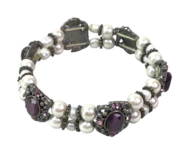 Lot 26 - GROUP OF COSTUME JEWELLERY