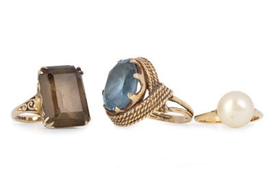 Lot 416 - THREE DRESS RINGS