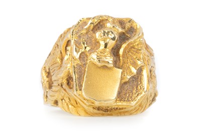Lot 420 - MID CENTURY SPANISH RING