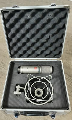 Lot 1048 - SE ELECTRONICS CARDIOID CONDENSER MICROPHONE