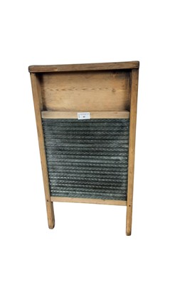 Lot 40 - VINTAGE WASHBOARD