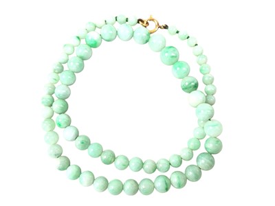 Lot 48 - JADE NECKLACE