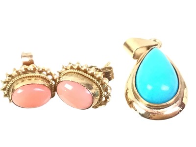 Lot 61 - PAIR OF EARRINGS