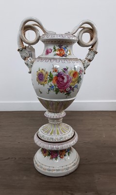 Lot 113 - MEISSEN SCHLANGEN VASE