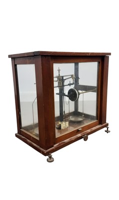 Lot 121 - BAIRD & TATLOCK APOTHECARY SCALES