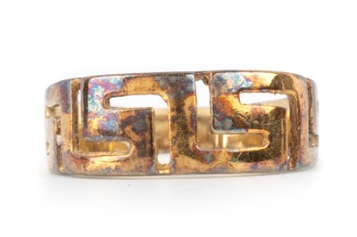 Lot 438 - GREEK KEY RING