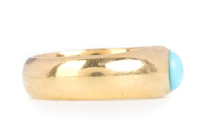Lot 440 - TURQUOISE RING