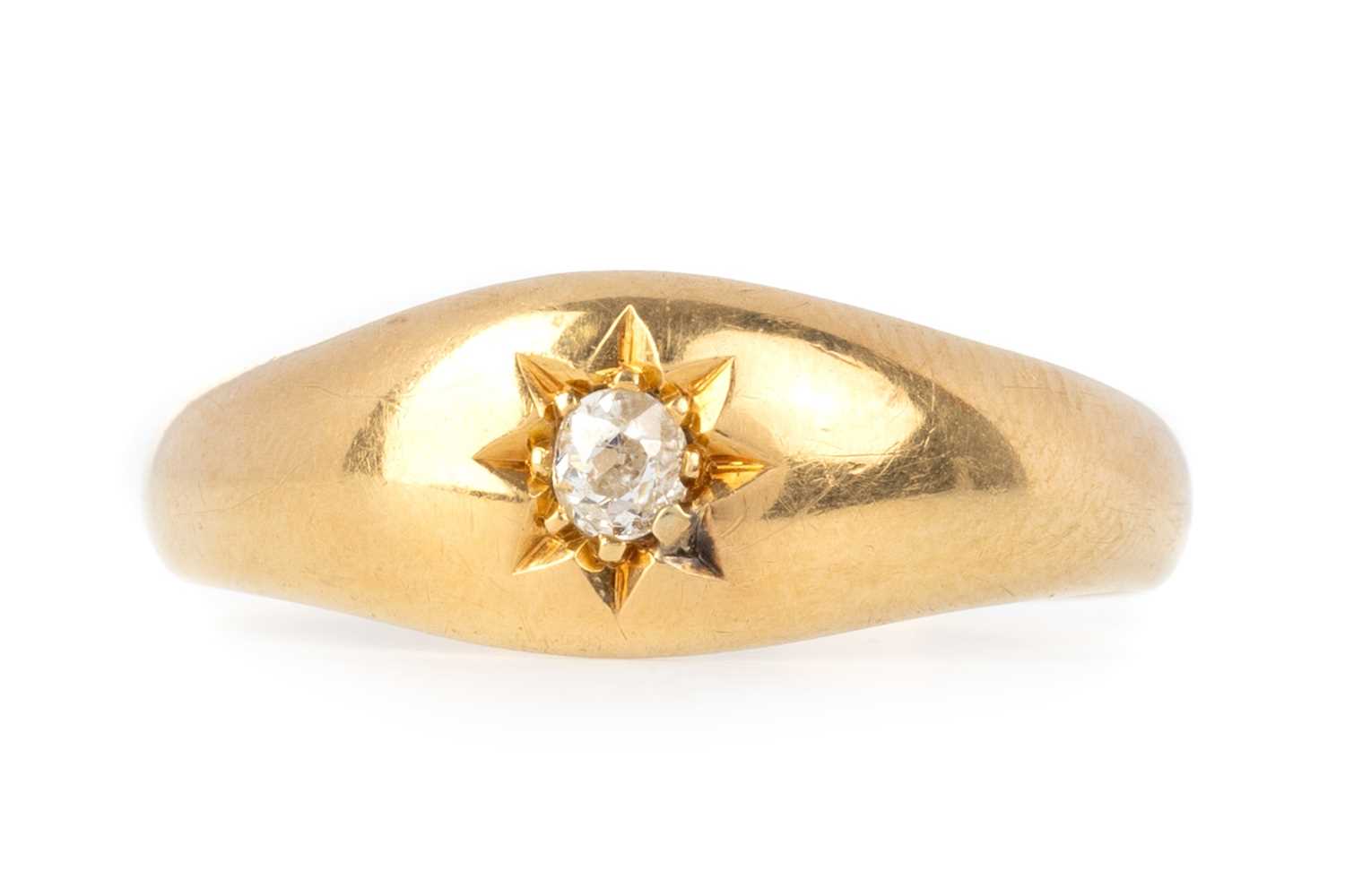 Lot 442 - DIAMOND GYPSY RING