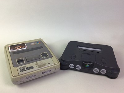 Lot 361 - SUPER NINTENDO ENTERTAINMENT SYSTEM CONSOLE
