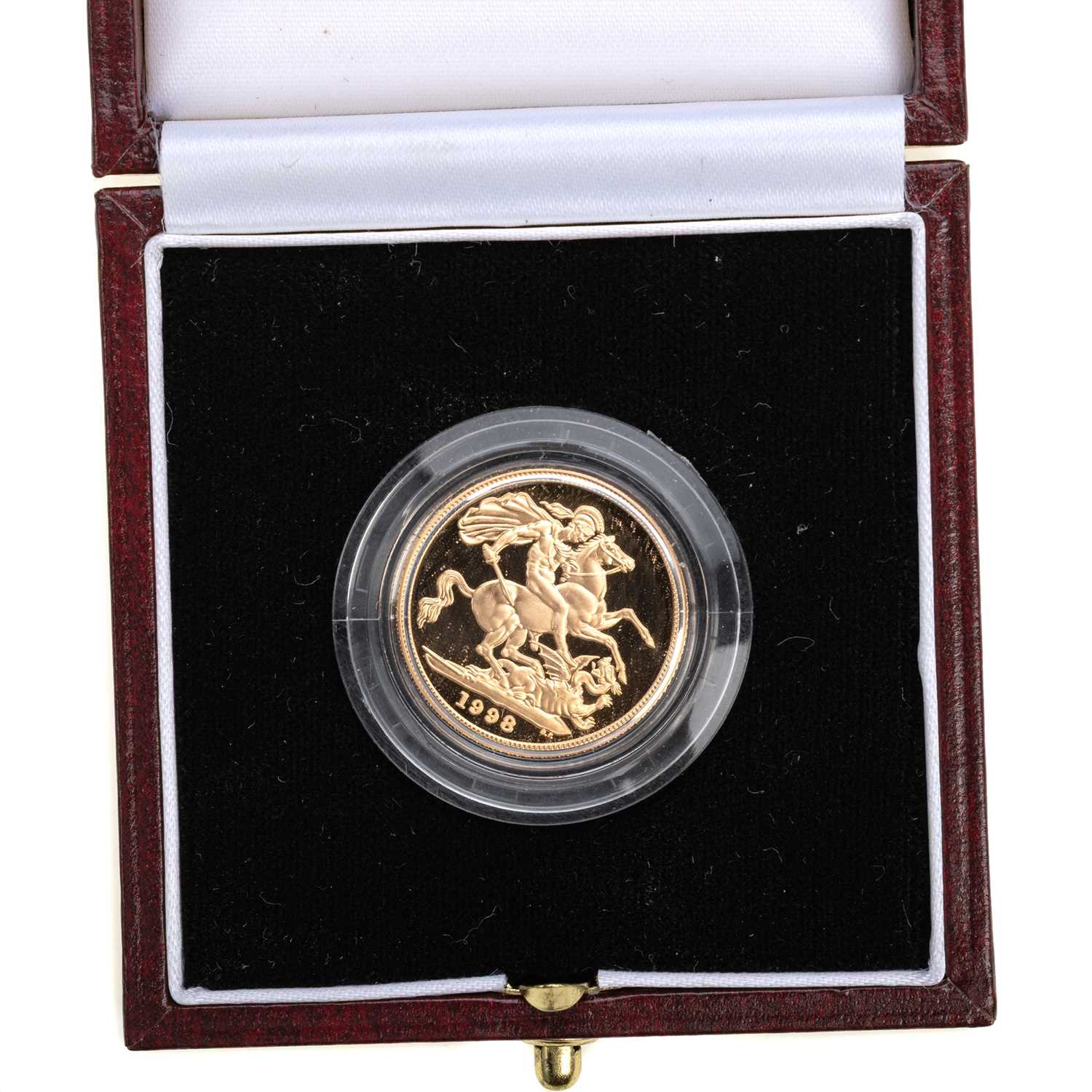 Lot 6 - ELIZABETH II GOLD SOVEREIGN