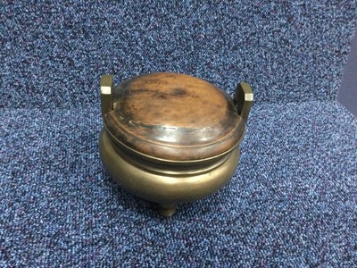 Lot 1184 - BRONZE CHINESE INCENSE BURNER