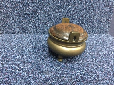 Lot 1184 - BRONZE CHINESE INCENSE BURNER