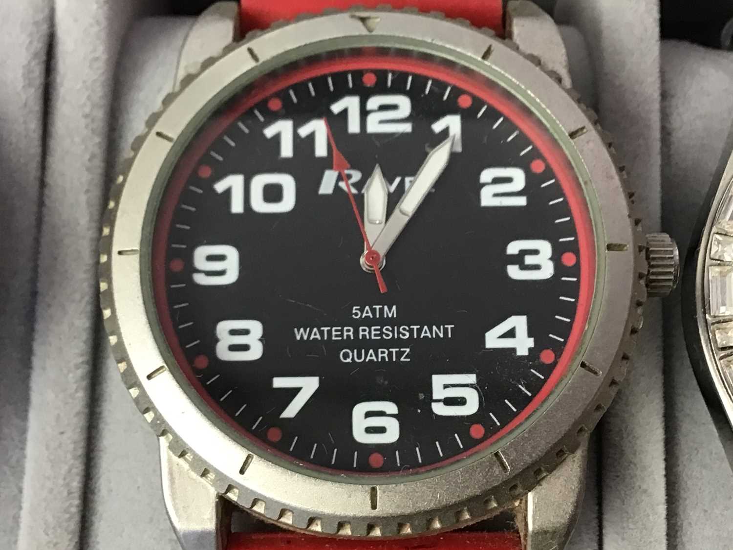 Lot 267 - GROUP OF FASHION WATCHES