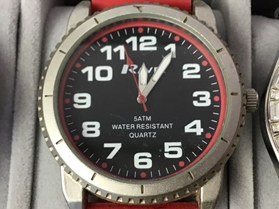 Lot 267 - GROUP OF FASHION WATCHES